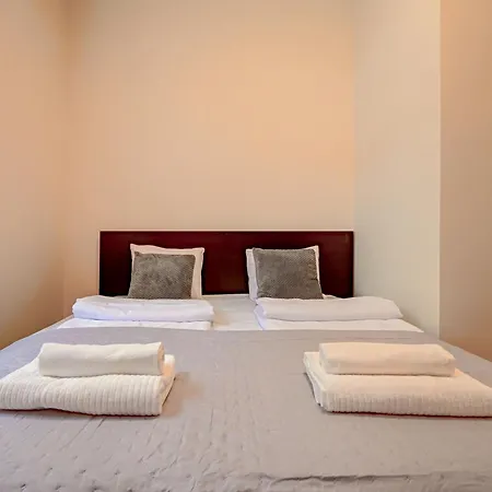 公寓 Spacious Centre Short Walk To Old Town *