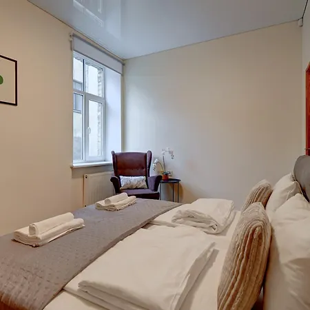 Spacious Centre Short Walk To Old Town *