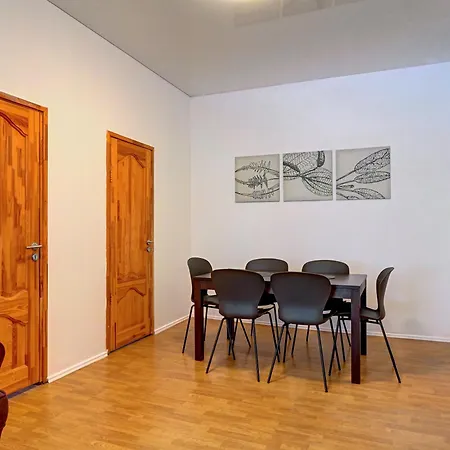 公寓 Spacious Centre Short Walk To Old Town *